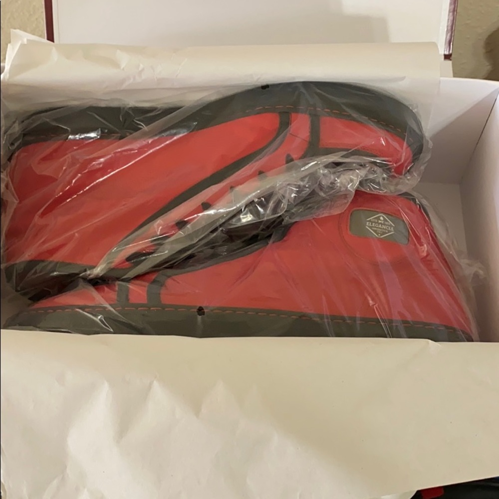 Custom hand stitched shoes made in Italy